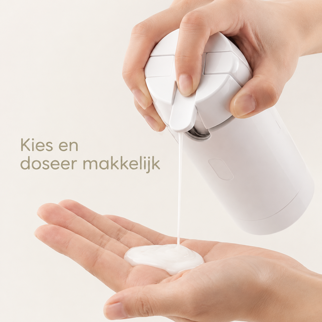 TravelEase™ 4-in-1 Reisdispenser — Vier verzorgingsproducten. Eén slimme houder.